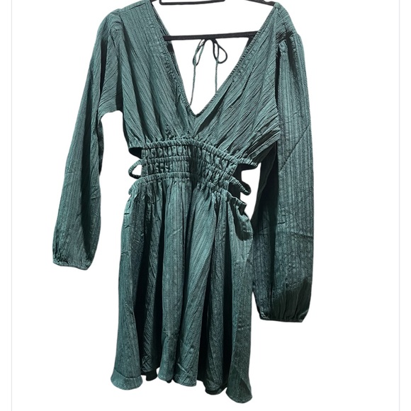 Sale‼️Blush Cute Green Dress -Junior Size Medium - Preowned like new - Picture 5 of 6